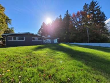 Main picture of 2320 92nd Ave NE
