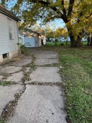 Main picture of 2337 20th St NE