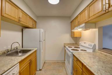 Main picture of Monaco Parkway Apartments