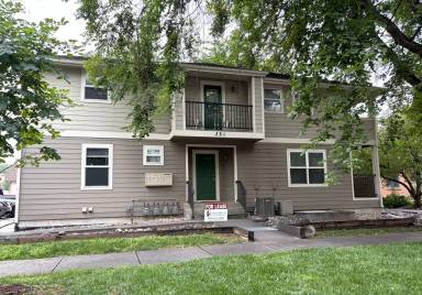 Main picture of 321 W Myrtle St