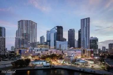 Main picture of Reach at Brickell City Center