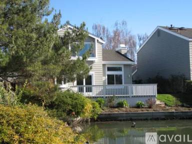Main picture of 714 Newport Cir