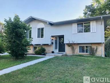 Main picture of 7045 S Spruce Dr E