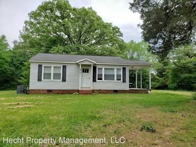 Main picture of 800 Mt Holly Huntersville Rd