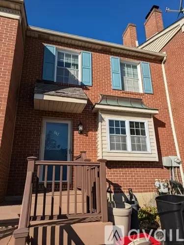 Main picture of 617 Coates Ln