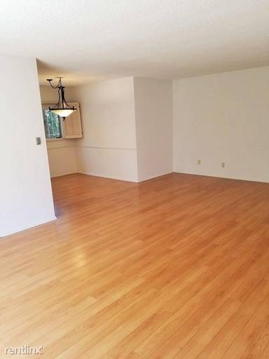 Main picture of 925 S Holt Ave