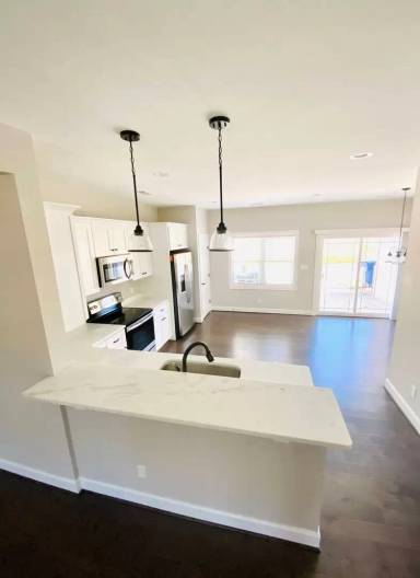 Main picture of 314 Meridian St