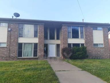 Main picture of 1600 W Broadway St