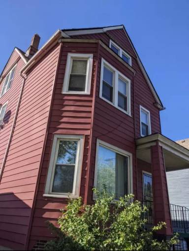 Main picture of 8112 S Exchange Ave