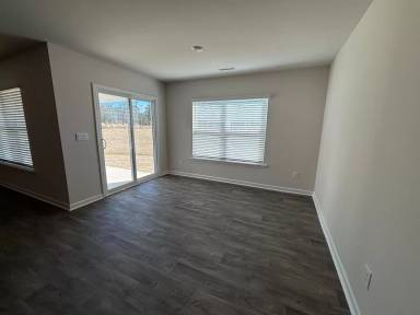 Main picture of 122 Pioneer Dr