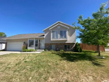 Main picture of 4080 W 4700 S