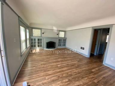 Main picture of 552 Johnson Ave