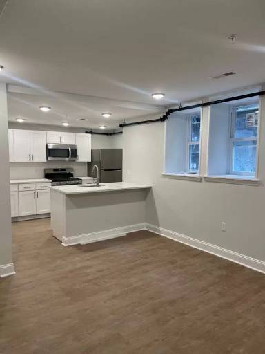 Main picture of Stoneleigh Court Apartments