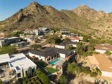 Main picture of 2439 E Lincoln Cir