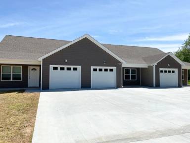 Main picture of 102 Meadow Ln