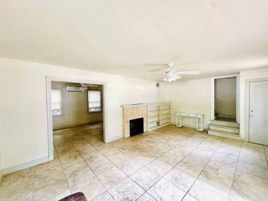 Main picture of 6 NW 26th St