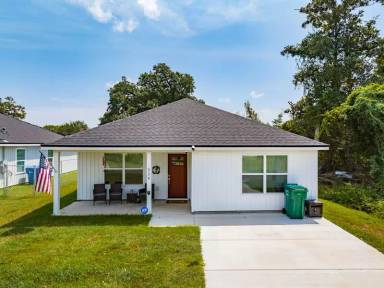 Main picture of 526 Camellia Ave