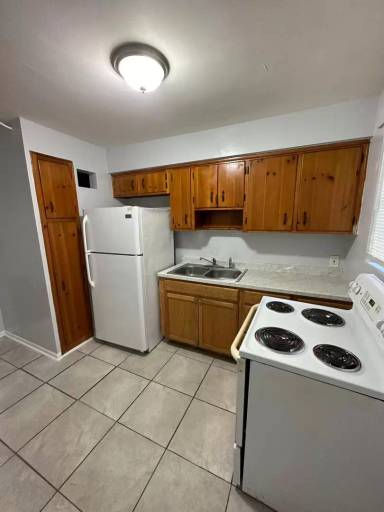 Main picture of 2000 Palafox St