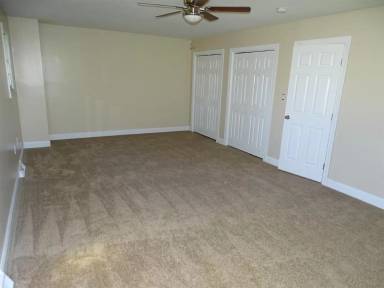 Main picture of 842 Woodcrest Dr