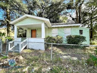 Main picture of 2811 Venus St