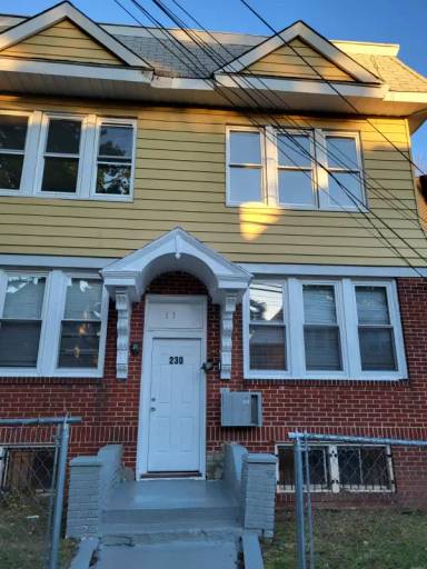 Main picture of 230 Alexander St