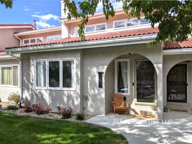 Main picture of 2365 Perry St