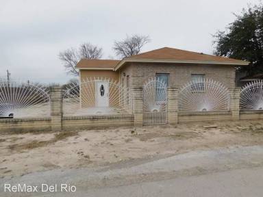 Main picture of 144 Cerezo Ave