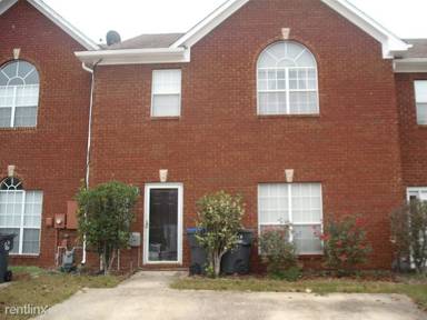 Main picture of 520 Treymoor Lake Cir