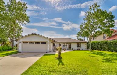 Main picture of 8 Chickasaw Ct