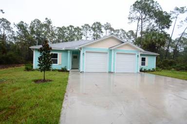 Main picture of 49 Lloyd Trl