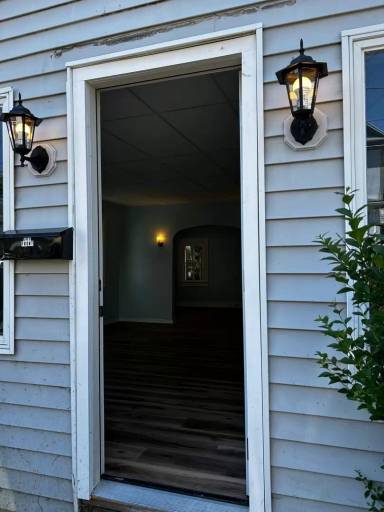 Main picture of 305 Jackson St