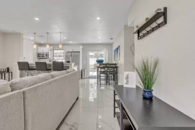 Main picture of 4501 Bray Rd