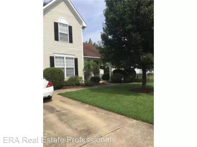 Main picture of 404 Iron Bridge Ln