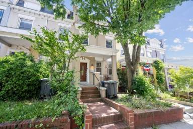 Main picture of 1927 Summit Pl NE