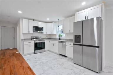 Main picture of 22 Longmont St