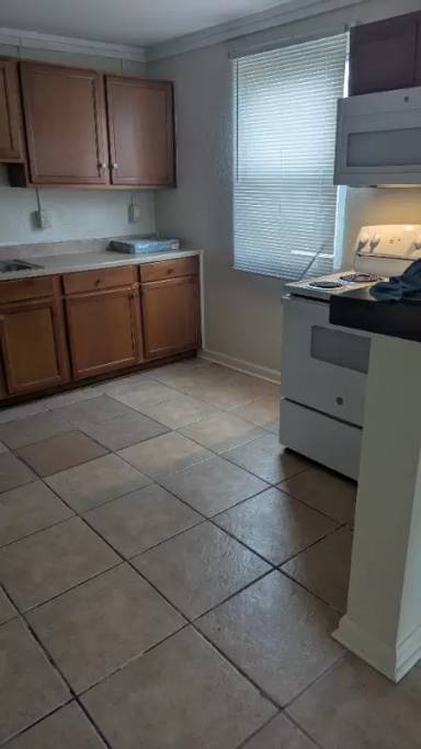 Main picture of 5120 Burgundy St
