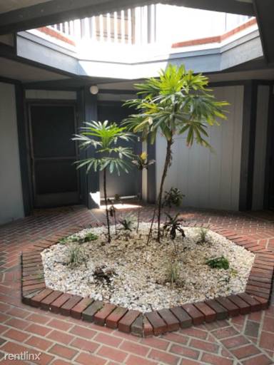 Main picture of 3747 Atrium Dr