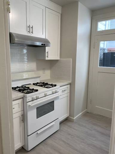 Main picture of 3830 Balboa St