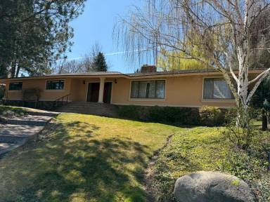 Main picture of 2435 Lake Ridge Shrs E