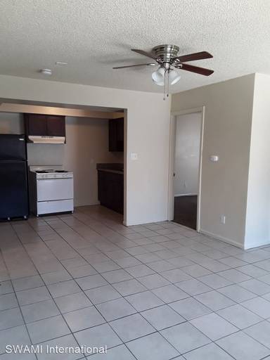 Main picture of 615 1/2 W 92nd St