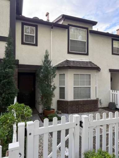 Main picture of 89 Three Vines Ct