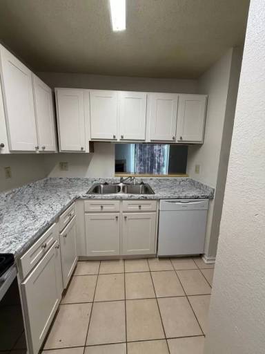 Main picture of 606 W Collins St