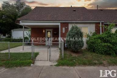 Main picture of 560 Durango Dr