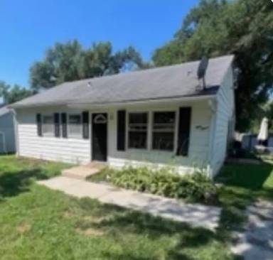 Main picture of 812 N 81st Ter
