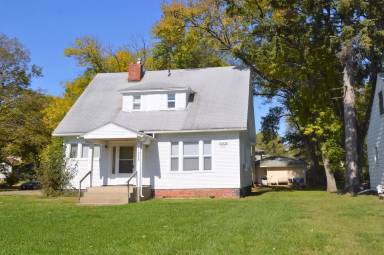 Main picture of 1207 Lincoln Way