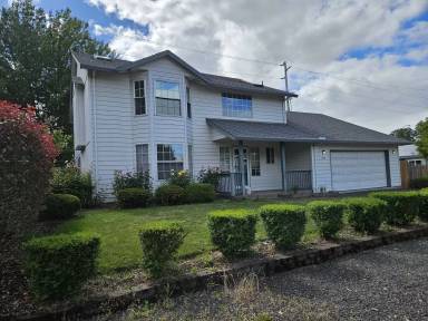 Main picture of 1835 NE 56th Ave