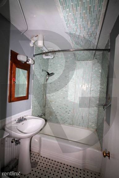Main picture of Wellington Place Apartments