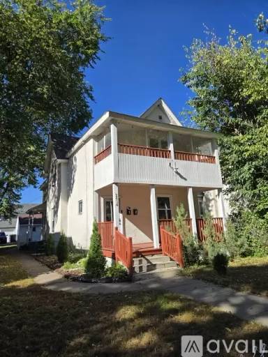 Main picture of 2414 3rd St NE