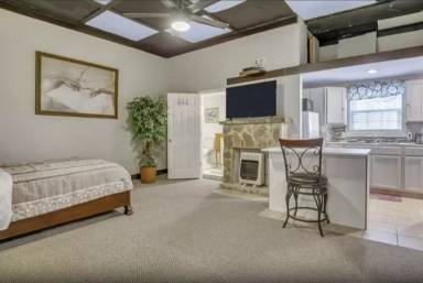 Main picture of 100 Strickland Dr