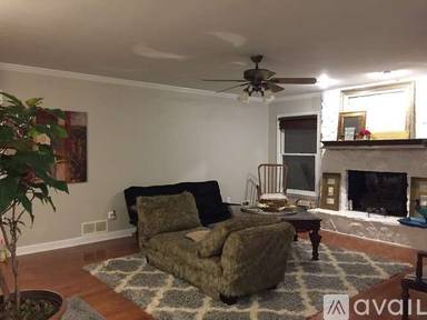 Main picture of 204 Hickory Rdg